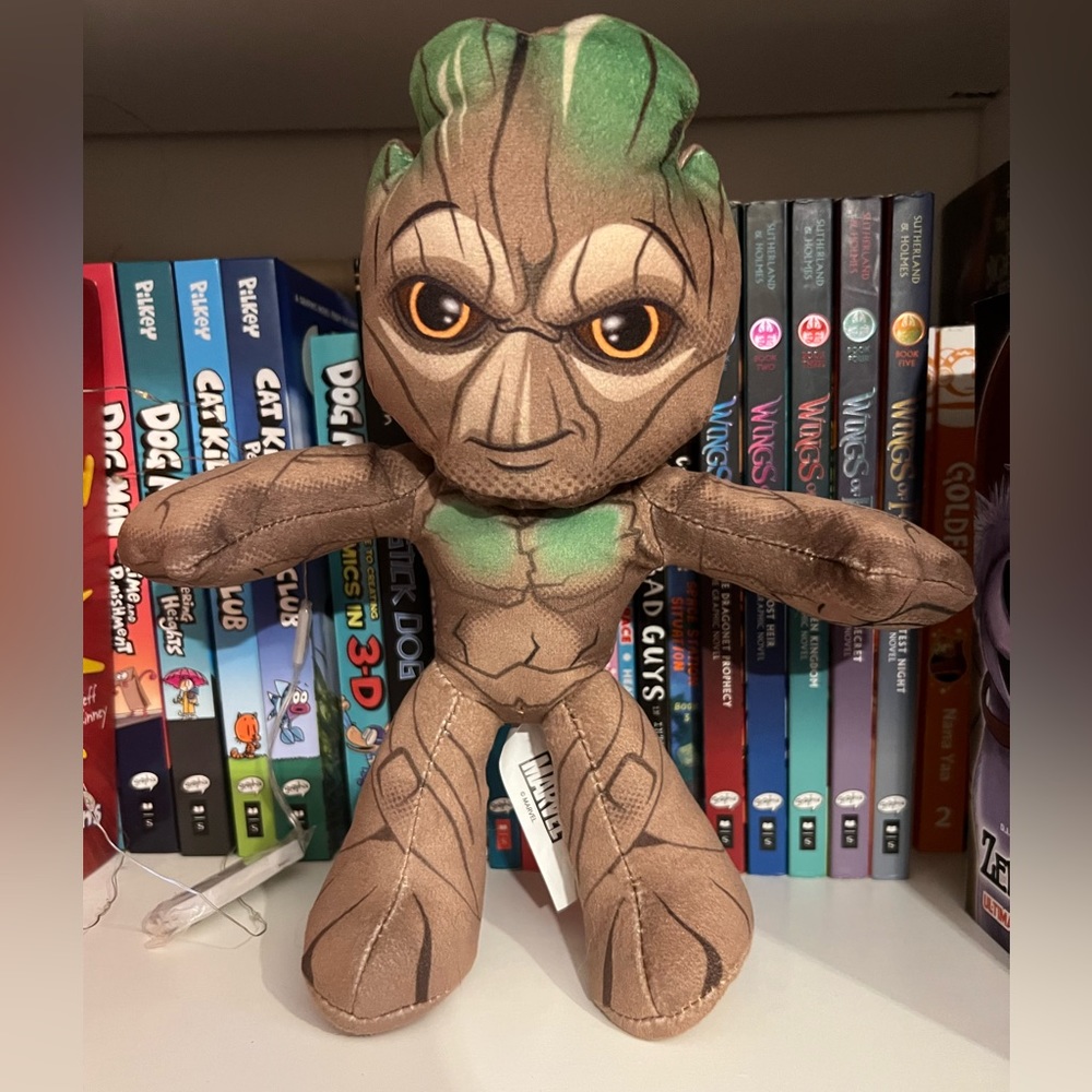 08. Marvel Groot Figure